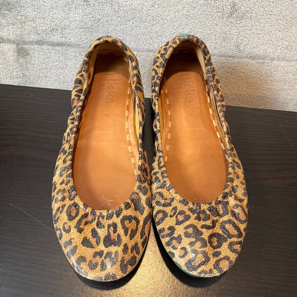 Tieks Shoes - Tieks Women's Leopard Print Italian Leather Flats Size 9
